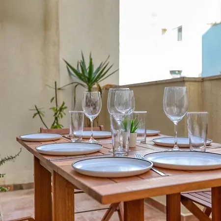 St Pauls Bright With Balcony Сент-Полс-Бей