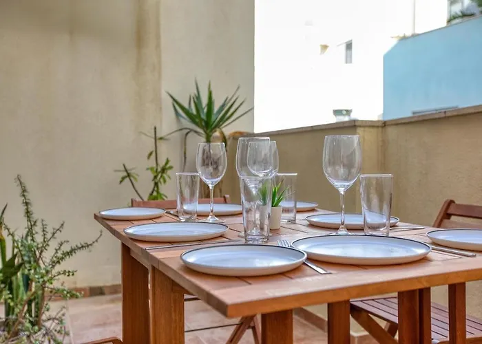 St Pauls Bright With Balcony Сент-Полс-Бей