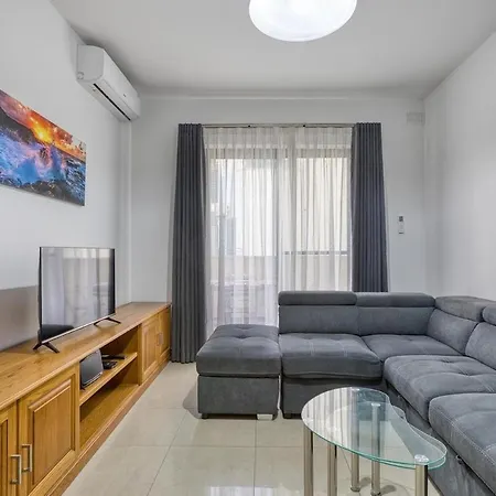 Apartmán St Pauls Bright With Balcony