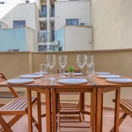 Apartmán St Pauls Bright With Balcony St. Paul's Bay